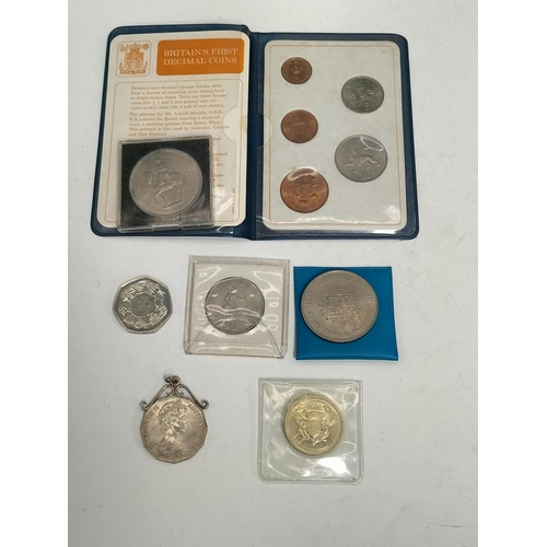 Collection of Commemorative Coins to include Jubilee Examples.