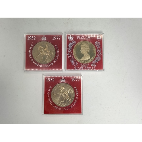 Collection of Commemorative Coins to include Jubilee Examples.