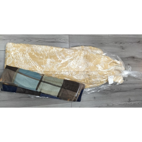 422 - Roll of Chiffon Fabric 59