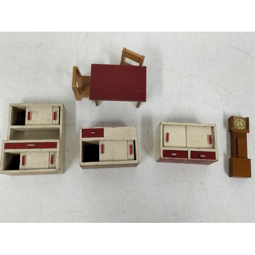 427 - Collection of Wooden Doll's House Furniture.