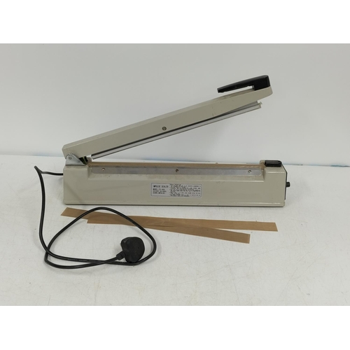433 - Kite Impulse Sealer, Model FS-400. Powers Up.