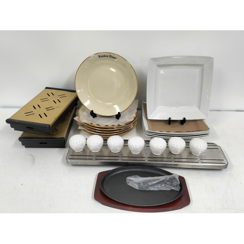 444 - Mixed Items to include Table Food Warmers (4), 28.5cm Square White Plates (6), 28cm Round Plates (6)... 