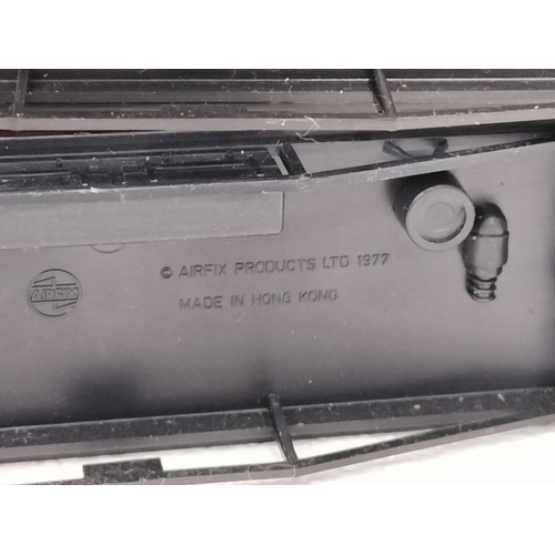 41 - Collection of Airfix Products 00 Gauge Railway Coaches (5) to include Passenger Coach 5542 x 2, Corr... 