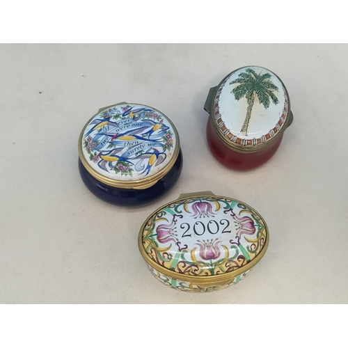 366 - Collection of Enamelled Pill Pots to include Crummles, Ashley Copper, Staffordshire Enamels, etc.