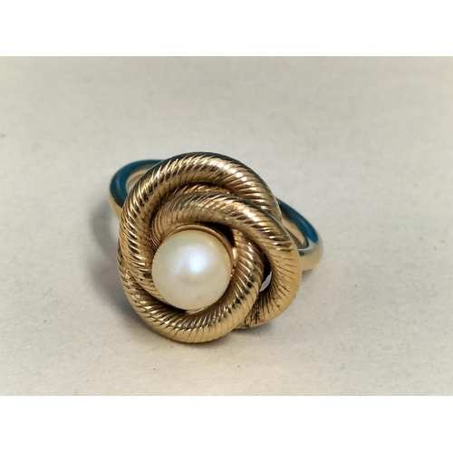 391 - Vintage 70's Sarah Coventry Gold Tone and Pearl Love Knot Ring. Size N.