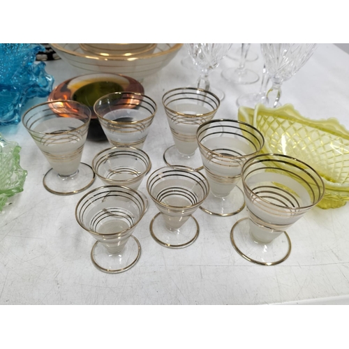 403 - Large Collection of Glassware to include Davidson Primrose Pearline Vaseline Posy Bowl, Amber Glass ... 