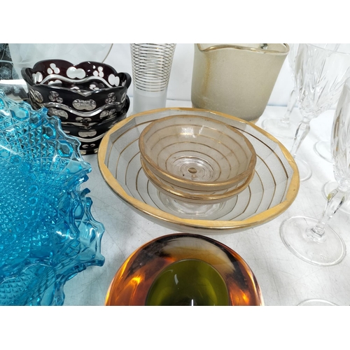 403 - Large Collection of Glassware to include Davidson Primrose Pearline Vaseline Posy Bowl, Amber Glass ... 