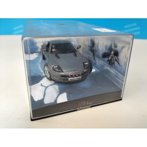 130 - Eaglemoss James Bond 007 Cased Die-Cast Vehicles (5) with Magazines to include 2002 'Die Another Day... 