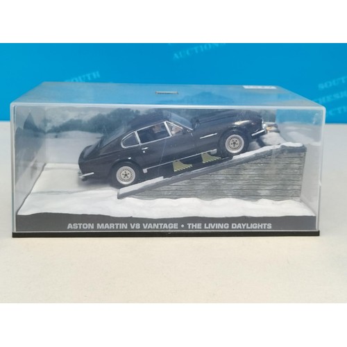 116 - Eaglemoss James Bond 007 Cased Die-Cast Vehicles (3) with Magazines to include 1987 'The Living Dayl... 