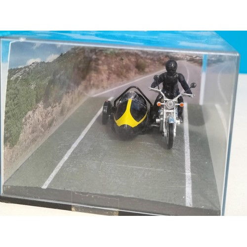 114 - Eaglemoss James Bond 007 Cased Die-Cast Vehicles (4) with Magazines to include 1977 'The Spy Who Lov... 