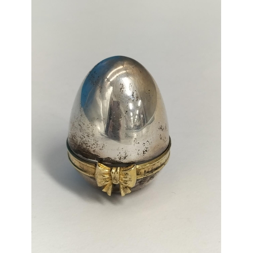 127 - Harman Bros Sterling Silver Egg Shaped Ring Box. Weight 17.4 Grams.