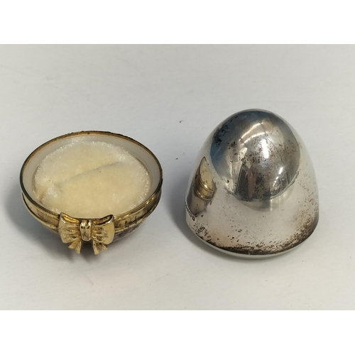 127 - Harman Bros Sterling Silver Egg Shaped Ring Box. Weight 17.4 Grams.