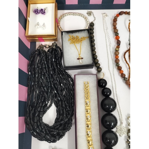 140 - Collection of Mixed Costume Jewellery (Some Boxed) plus Purse.