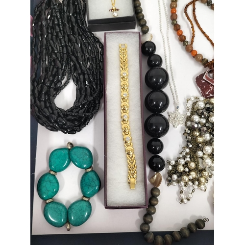 140 - Collection of Mixed Costume Jewellery (Some Boxed) plus Purse.