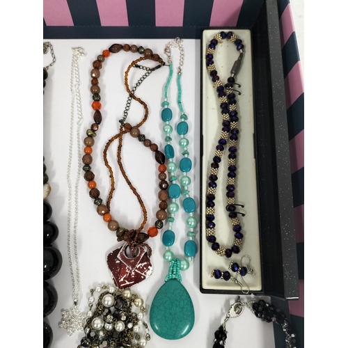 140 - Collection of Mixed Costume Jewellery (Some Boxed) plus Purse.