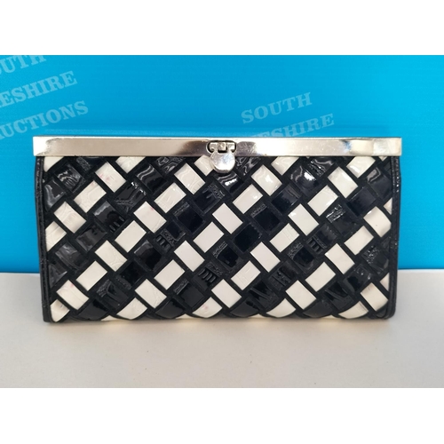 140 - Collection of Mixed Costume Jewellery (Some Boxed) plus Purse.