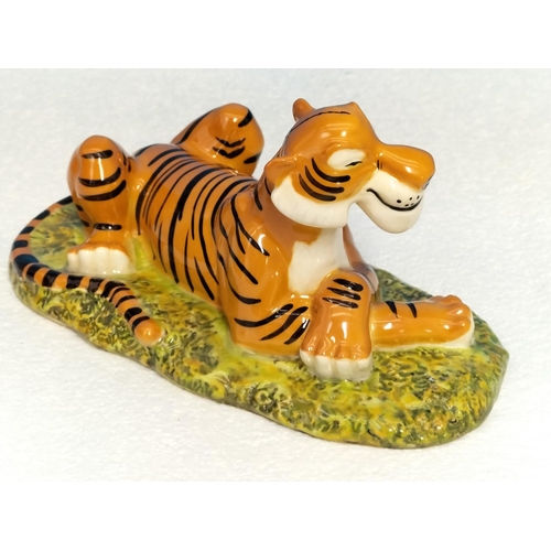 30 - Boxed Royal Doulton Disney Showcase Collection Jungle Book 'Shere Khan' JB5. 9cm High x 18cm.