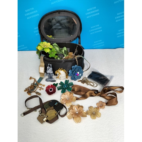 155 - Jewellery Box of Mixed Costume Jewellery to include Necklaces, Brooches, etc.
