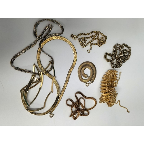 155 - Jewellery Box of Mixed Costume Jewellery to include Necklaces, Brooches, etc.