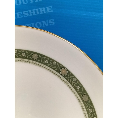 251 - Royal Doulton 22 Piece Tea Set in the 'Rondelay' Pattern H5004 to include Tea Pot, Milk Jug, Lidded ... 