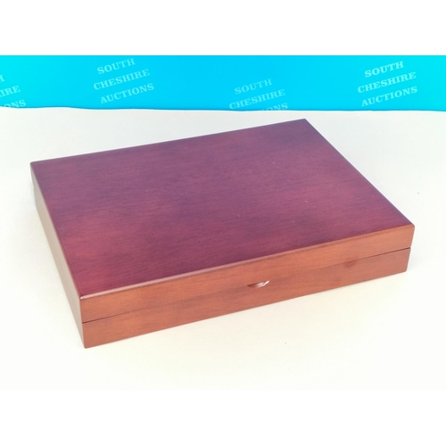 177 - Westminster Collection Boxed Set of Eight Full 22ct Gold Sovereigns 'The Seven Decades of Elizabeth ... 