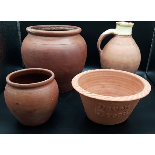 251 - 4 Terracotta pots and a Tea Urn tallest 26cm