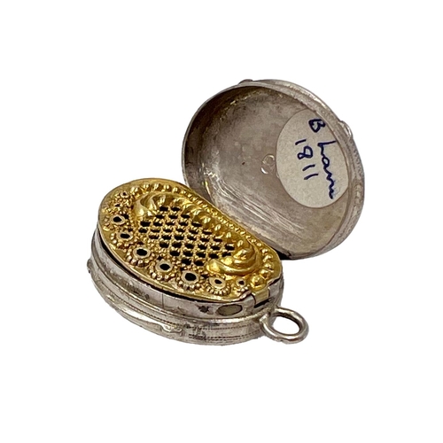 114 - AN UNUSUAL SILVER VINAIGRETTE WITH FINE SILVER GILT DECORATION, BIRMINGHAM, COCKS & BETTRIDGE, 1811A... 