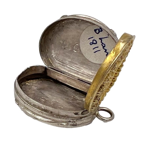 114 - AN UNUSUAL SILVER VINAIGRETTE WITH FINE SILVER GILT DECORATION, BIRMINGHAM, COCKS & BETTRIDGE, 1811A... 