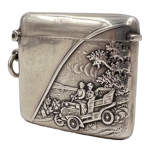 118 - A SILVER VESTA CASE WITH AN IMAGE OF A GENTLEMAN AND A LADY IN A CARRIAGE, BIRMINGHAM, 1907A silver ... 