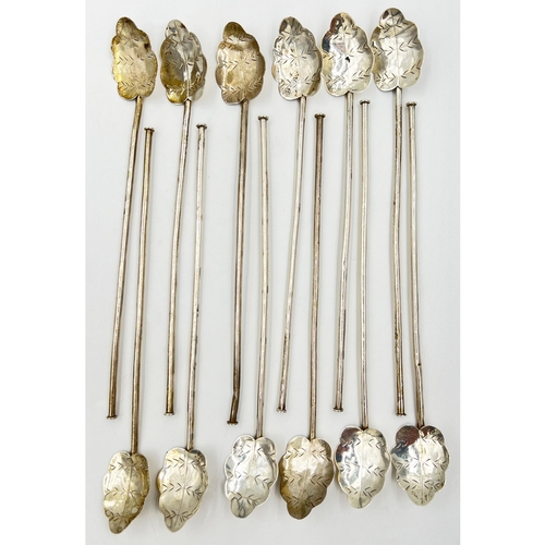 128 - A SET OF 12 CONTINENTAL 925 STERLING SILVER LONG STEMMED SPOONS, COCKTAIL STIRRERSA set of 12 contin... 