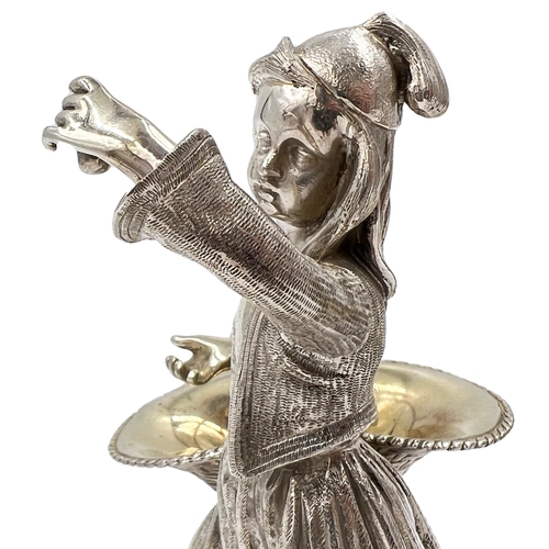 130 - A STUNNING PAIR OF SOILD SILVER FIGURES DEPICTIONG A GENTLEMAN AND A LADY CARRYING BASKETSA stunning... 