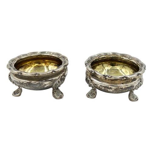 133 - PAIR OF VICTORIAN ANTIQUE CAULDRON SILVER SALTS, LONDON, 1833, BARNARD BROTHERSPair of Victorian Ant... 