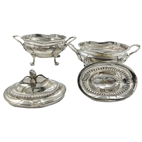 134 - A PAIR OF LIDDED SILVER TUREENS, LONDON, RICHARD PALMER I, 1771A power of silver lidded tureens with... 