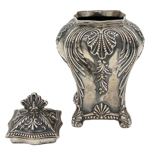 183 - AN ELEGANT EDWARDIAN SILVER TEA CADDY WITH EMBOSSED SWIRL AND SHELL DECORATION, THOMAS BRADBURY,1900... 