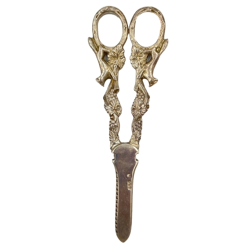 193 - A GOOD PAIR OF SILVER CRÊPE SHARES/SCISSORS WITH NATURALISTIC DECORATION, SHEFFIELD, 1972A Good Pair... 