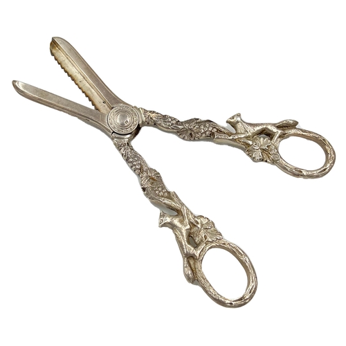 193 - A GOOD PAIR OF SILVER CRÊPE SHARES/SCISSORS WITH NATURALISTIC DECORATION, SHEFFIELD, 1972A Good Pair... 