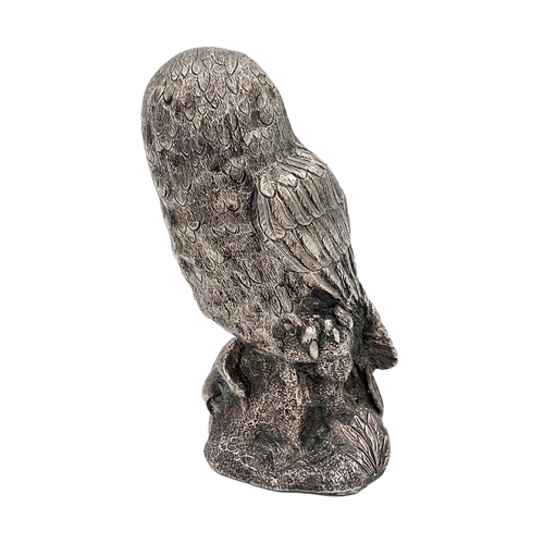 202 - A GOOD QUALITY SILVER MODEL OF AN OWL, SHEFFIELD, CS, 2001A good quality silver model of an owl. (Fi... 