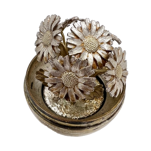 208 - A NICHOLAS PLUMMER SILVER SURPRISE EGG THAT OPENS TO REVEAL DAISIES, LONOND, NICHOLOS PLUMMER, 2004A... 