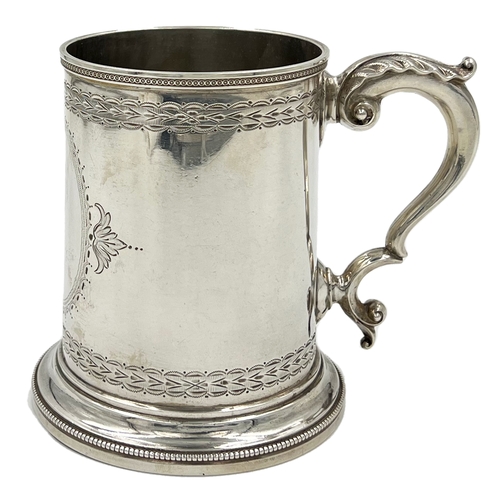 159 - A FINE QUALITY AND SIZE VICTORIAN SILVER TANKARD WITH BRIGHT CUT DECORATION, ROBERT HARPER, 1874A go... 