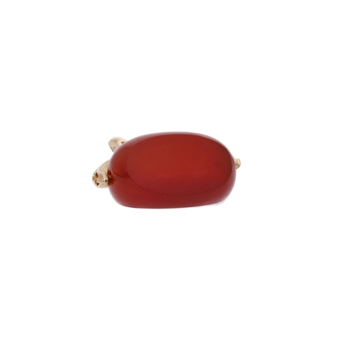 103 - 9ct Gold and Carnelian Swivel Fob. 
 
  
 

  HALLMARKS: marked for 9ct Gold 
 
 
  
 

  MEASUREMEN... 