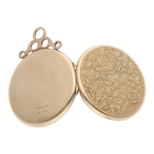 113 - 9ct Gold Locket Pendant. 
 
  
 

  HALLMARKS: marked for 9ct Gold 
 
 
  
 

  MEASUREMENT: 35mm lo... 