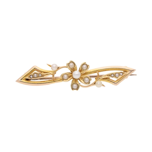 13 - Edwardian 15ct Gold and Pearl Flower Brooch 
 
  
 

  HALLMARKS: Marked for 15ct Gold 
 
 
  
 

  ... 