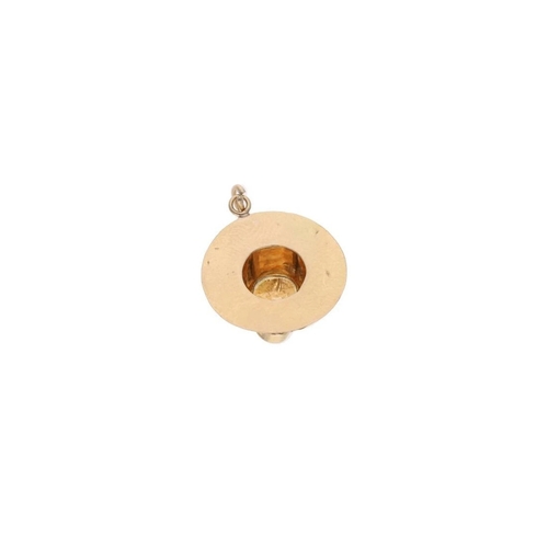 147 - 9ct Gold Hat and Guitar Charm. 
 
 
  
 

  HALLMARKS: marked for 9ct Gold 
 
 
  
 

  MEASUREMENT:... 