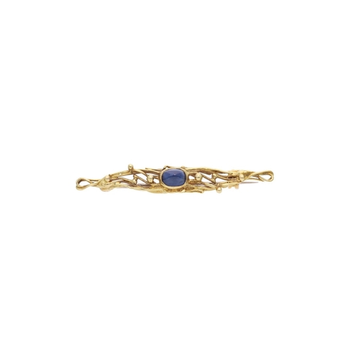 16 - 18ct Gold and Sapphire Brooch. 
 
  
 

  HALLMARKS: Marked for 18ct Gold 
 
 
  
 

  MEASUREMENT: ... 