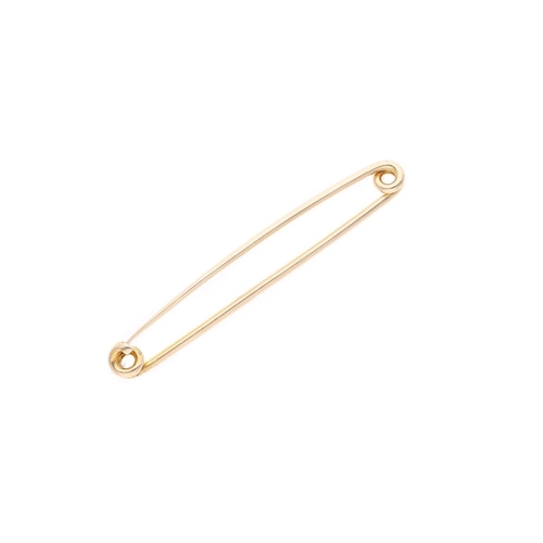 26 - 
  Large 9ct Gold Pin Brooch. 
 
 
  
 

  HALLMARKS: marked for 9ct Gold 
 
 
  
 

  MEASUREMENT: ... 