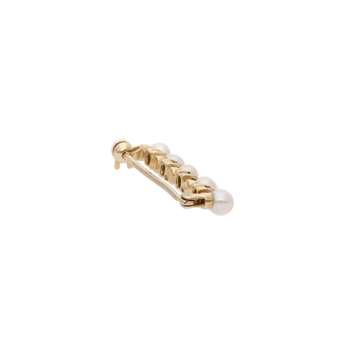 32 - 9ct Gold Pearl and Sapphire Brooch. 
 
  
 

  HALLMARKS: marked for 9ct Gold 
 
 
  
 

  MEASUREME... 