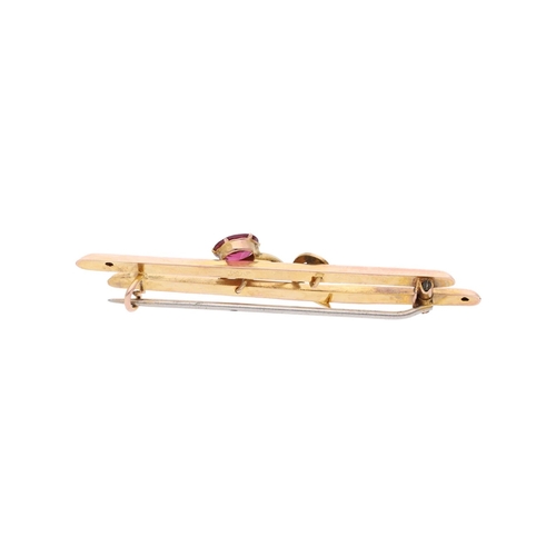 56 - Antique 9ct Gold Garnet and Pearl Brooch. 
 
  
 

  HALLMARKS: marked as 9ct Gold 
 
 
  
 

  MEAS... 