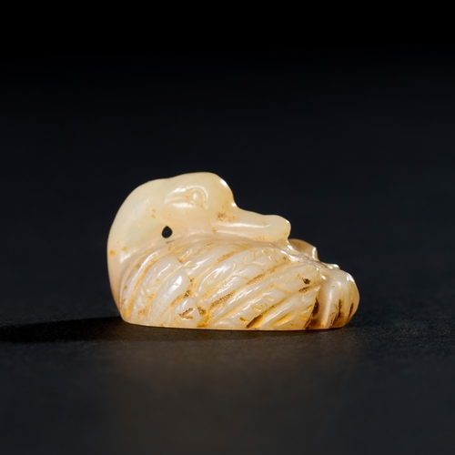 74 - SEATED DUCK AGATE AMULET, HELLENISTIC PERIOD This charming agate amulet, meticulously carved in the ... 