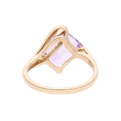 127 - 9ct Gold and Emerald Cut Amethyst Statement Ring, Size 6.25 US | Size M UK 9ct Gold and Emerald Cut ... 