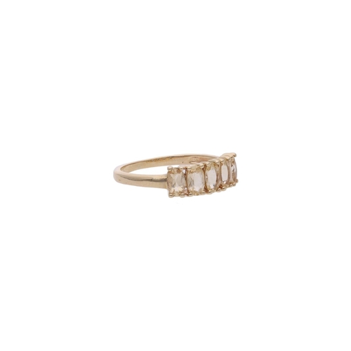 135 - 9ct Gold and Quartz Five Stone Ring, Size 7 | O 9ct Gold and Quartz Five Stone Ring            HALLM... 